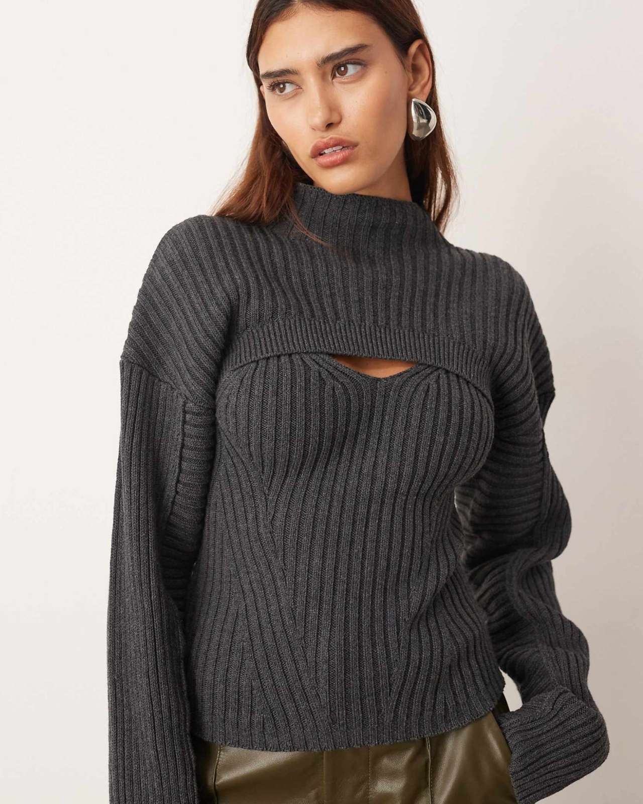 Cut-Out Ribbed Knit Sweater Secondary image