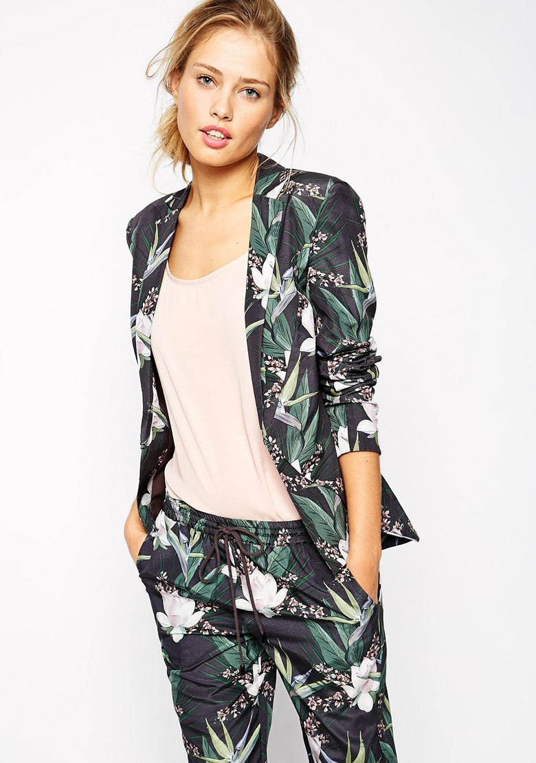 (Product 6) Sample - Clothing And Accessory Boutiques For Sale Secondary image